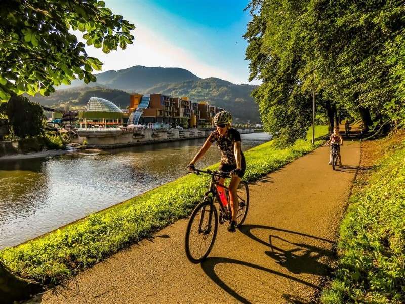 Hotel Thermana Laško i rzeka Savinja